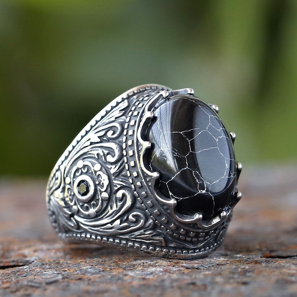 Bagues Vintage en Zircon noir  - Men'S Fashion Guide avis et prix