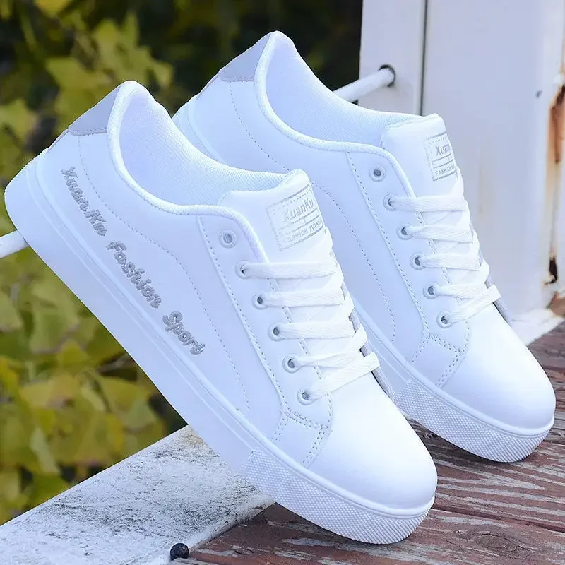Baskets Confortables et Plates - Mens Fashion Summer 2025 avis et prix